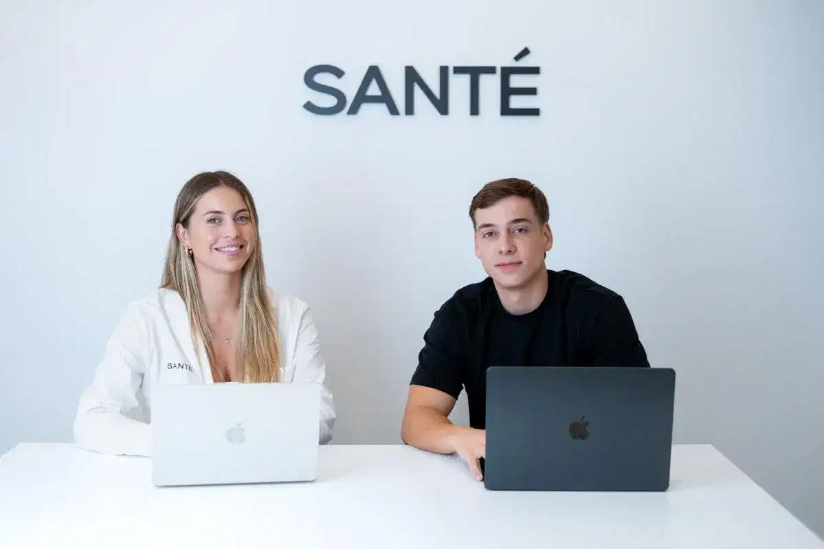 sante-dos-anos-sol-monsalve-hector-carrillo.webp